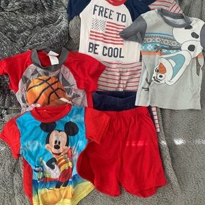 Toddler size 4t pjs